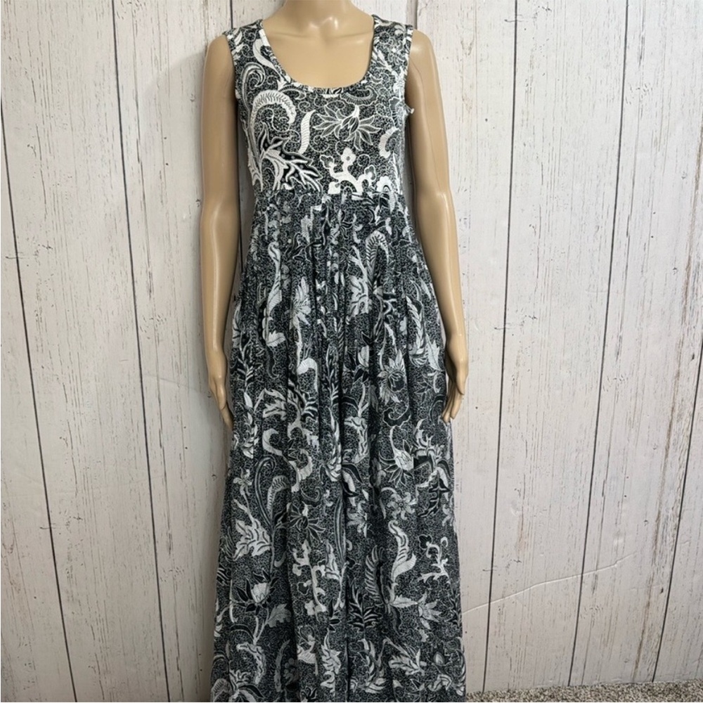 Diane Von Furstenberg Black and White Maxi Sundress Sleeveless Scoop Neck